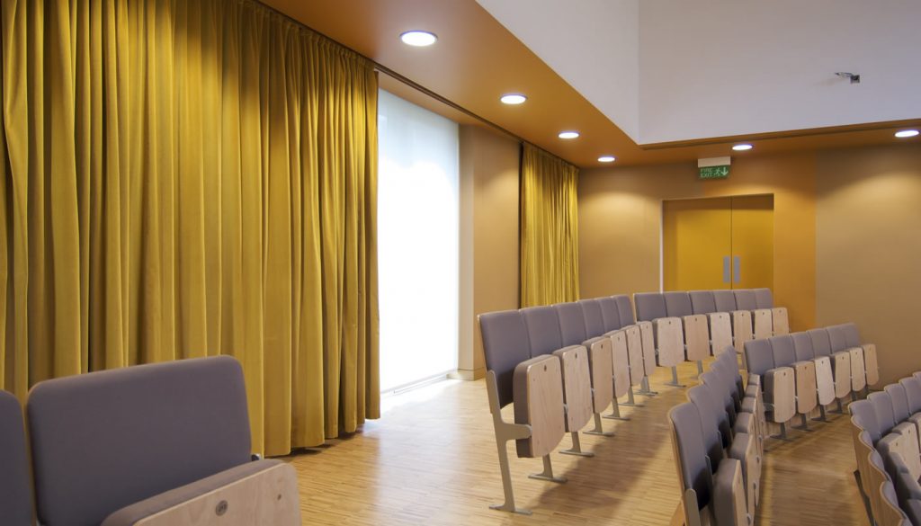 Grammar School Curtain Fitters